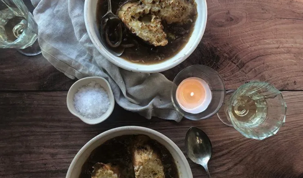 French onion soup (Cawl nionyn Ffrengig)