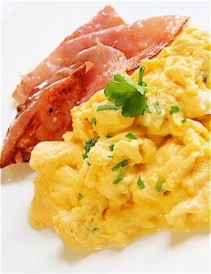 French scrambled eggs with smoked salmon and chives