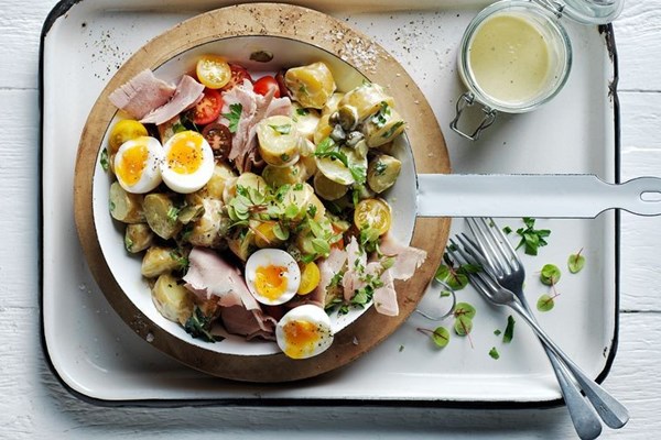 French-style potato salad (Salade Piemontaise)