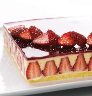 French-style strawberry cake