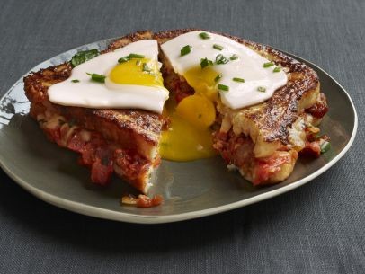 French toast with bacon, onion and tomato jam