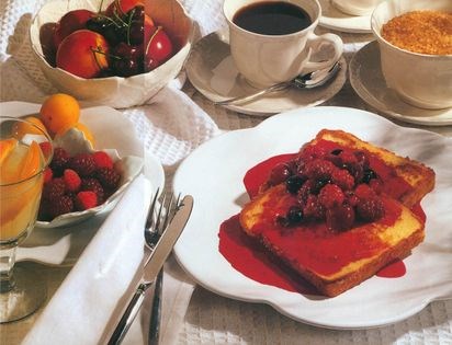French toast with berry compote