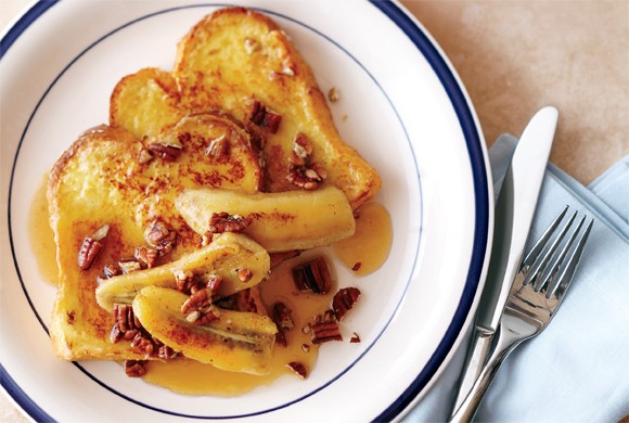 French toast with caramelized bananas and pecans