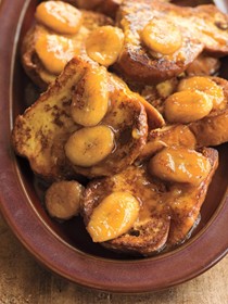 French toast with caramelized bananas