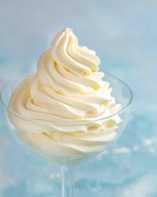 French whipped cream (Chantilly cream)