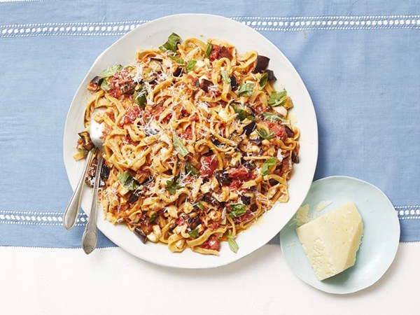 Fresh basil pasta with eggplant and tomato (Scialatielli aum aum)