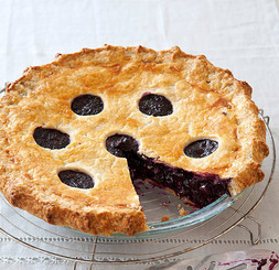 Fresh blueberry pie