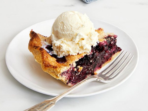 Fresh blueberry pie 