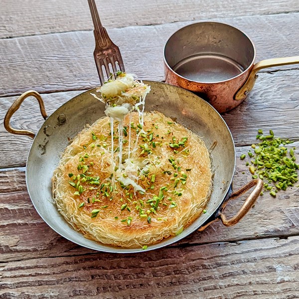 Fresh cheese & pistachio pastry (Künefe)