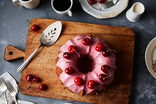 Fresh cherry bundt cake 