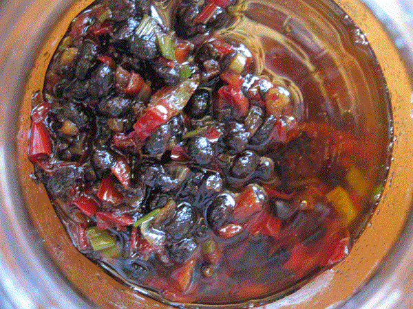 Fresh chili sauce (Xīnxiān làjiāojiàng / 新鮮辣椒醬)