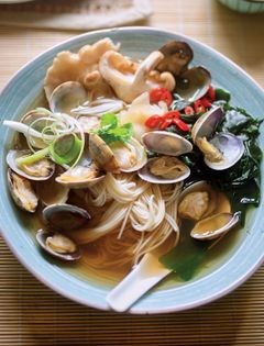 Fresh clam ramen