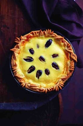 Fresh date and ginger cream pie