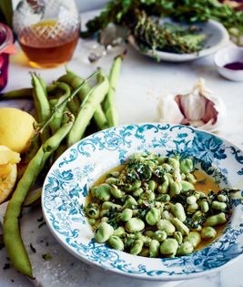 Fresh fava beans with cilantro and garlic (Foul ma'ala)
