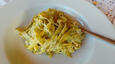 Fresh fettuccine with mascarpone sauce