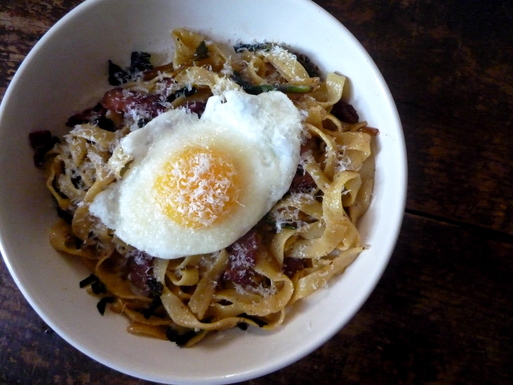 Fresh fettucine with bacon, ramps and an egg