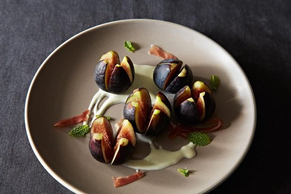 Fresh fig & mint salad [Richard Olney]