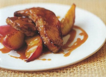 Fresh foie gras with roasted peaches