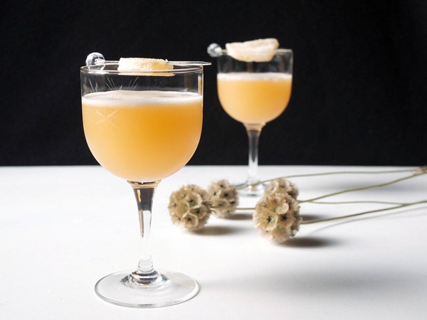 Fresh ginger Amaretto sour