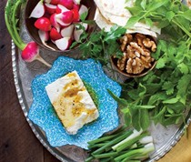 Fresh herb platter (Sabzi khordan)
