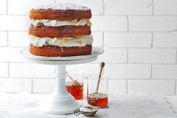 Fresh honeycomb & cream sponge cake