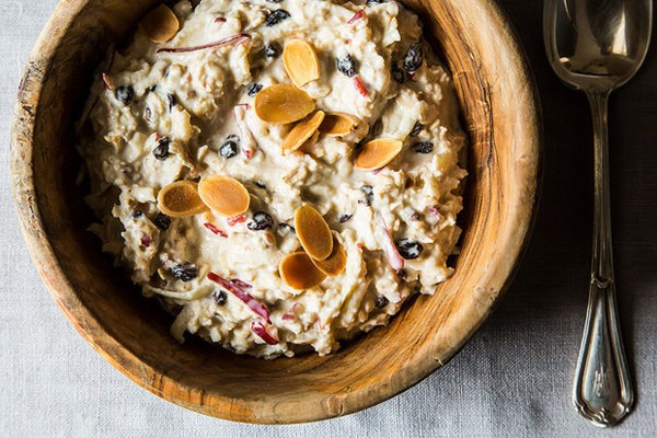 Fresh muesli with apples, currants, and toasted almonds