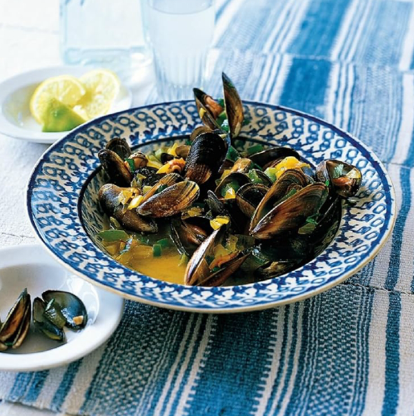 Fresh mussels with saffron & lemon