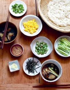 Fresh noodles with sauce and toppings (Somen)