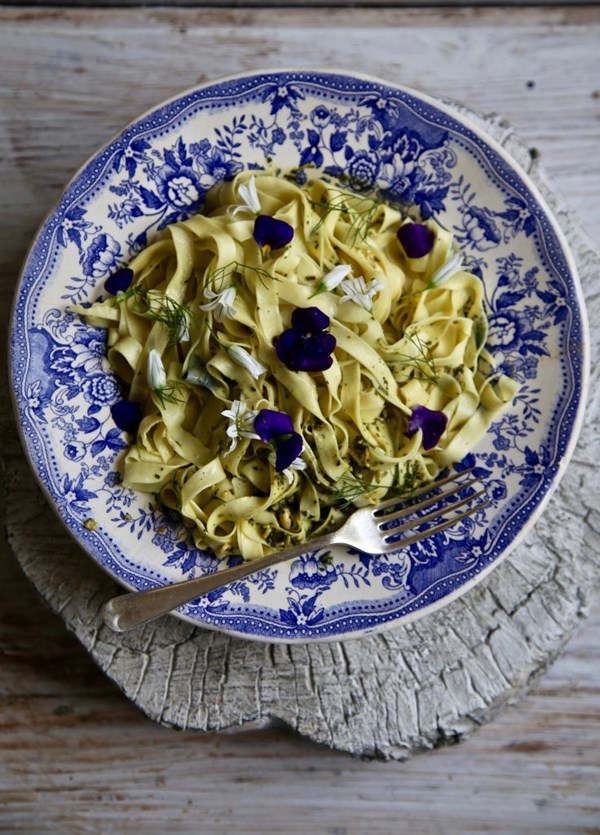 Fresh pasta fettuccini with edible flowers recipe | Eat Your Books