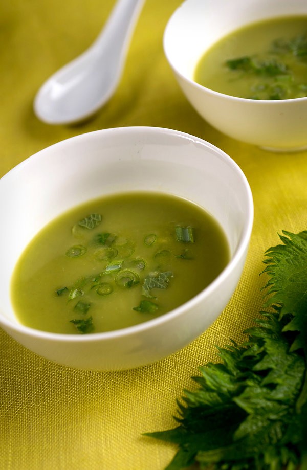Fresh pea soup with miso