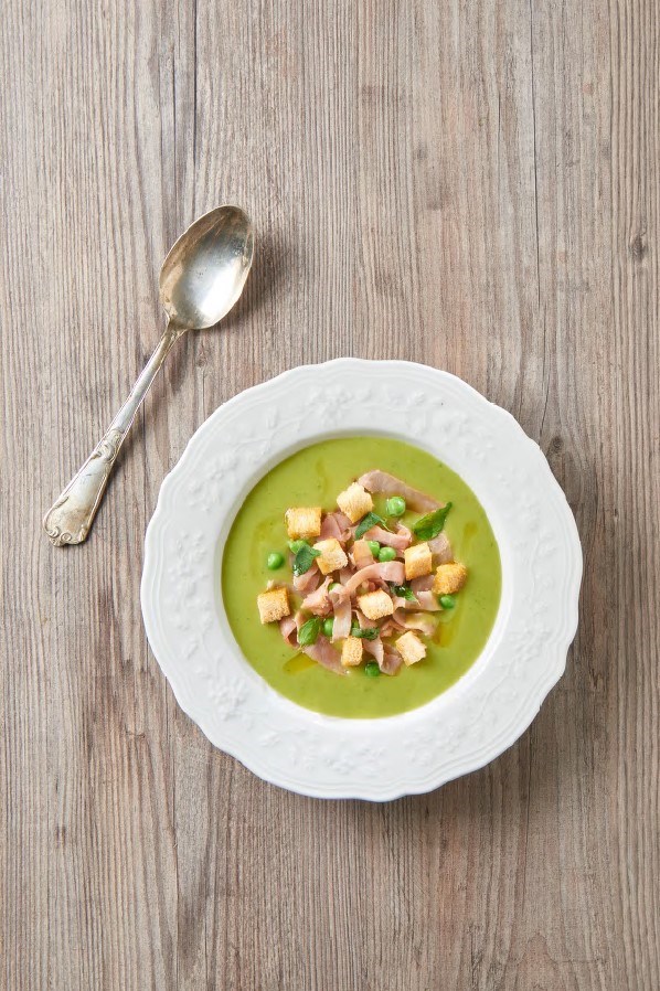 Fresh pea soup with smoked ham