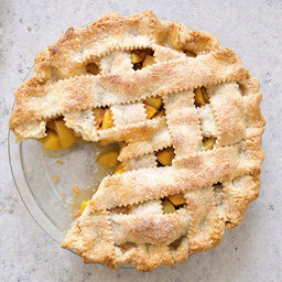 Fresh peach pie