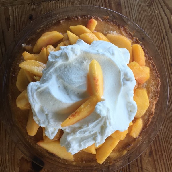 Fresh peach pie with cream cheese crust