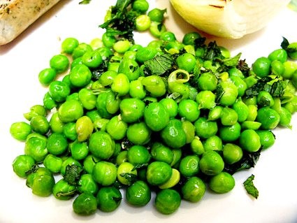 Fresh peas with mint
