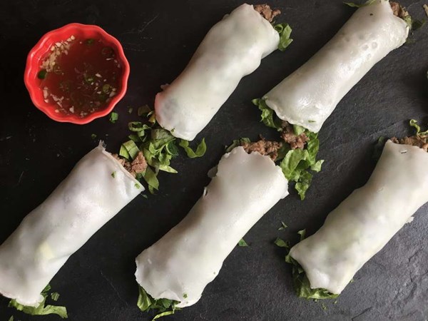 Fresh pho noodle rolls (Phở cuổn)