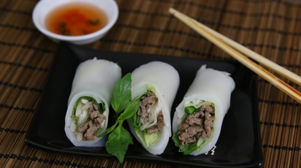 Fresh pho rolls (Phở cuốn)