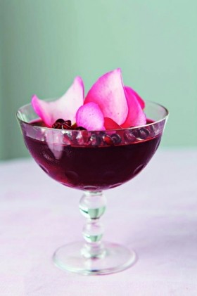 Fresh pomegranate jelly with pomegranate seeds
