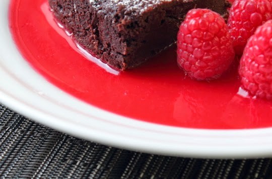 Fresh raspberry sauce