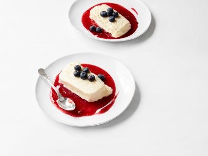 Fresh raspberry sauce