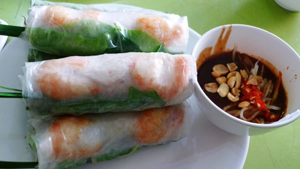 Fresh spring rolls (Gỏi cuốn)