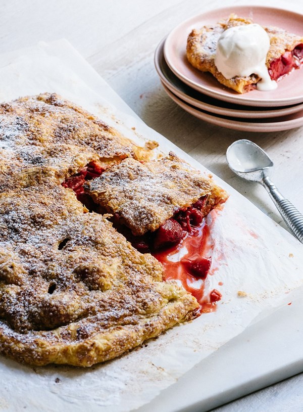 Fresh strawberry and rhubarb pie
