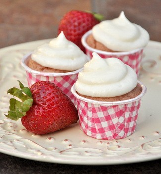 Fresh strawberry mini cupcakes