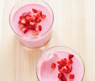 Fresh strawberry mousse