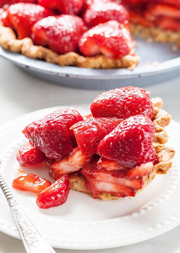 Fresh strawberry pie