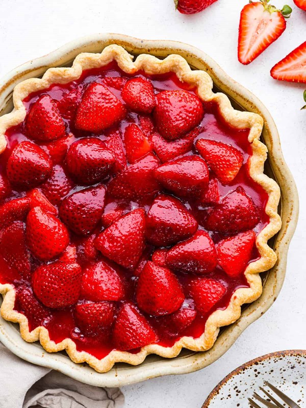 Fresh strawberry pie