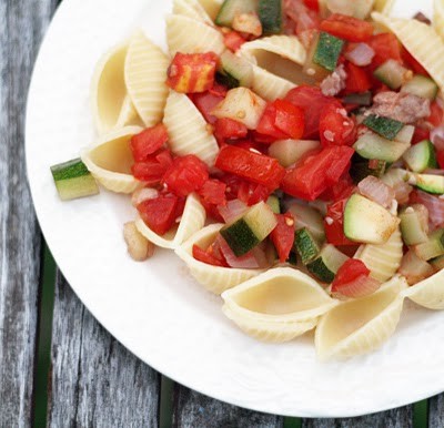 Fresh tomato & zucchini pasta sauce