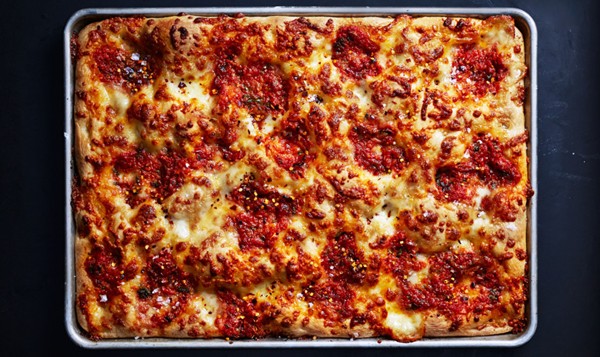 Fresh tomato pizza sauce