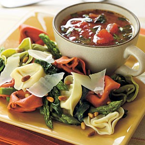 Fresh vegetable and tortellini pasta salad