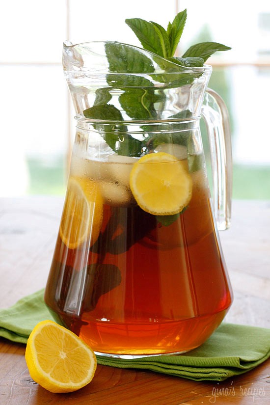 Freshly brewed ice tea with fresh mint