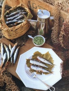 Freshly salted sardines (Sardeles pastes)